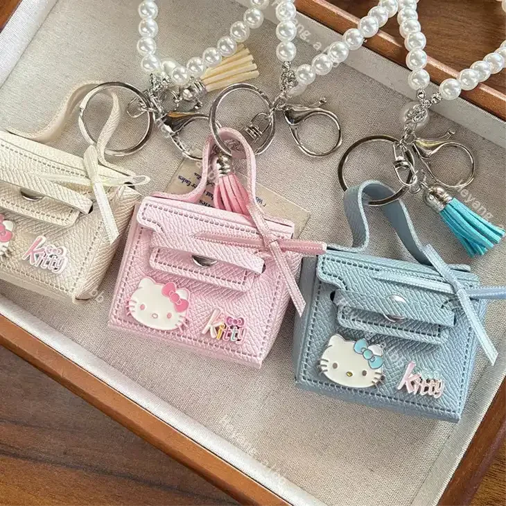 Hello KT Stylish Pearls Coin Purse - Image 2