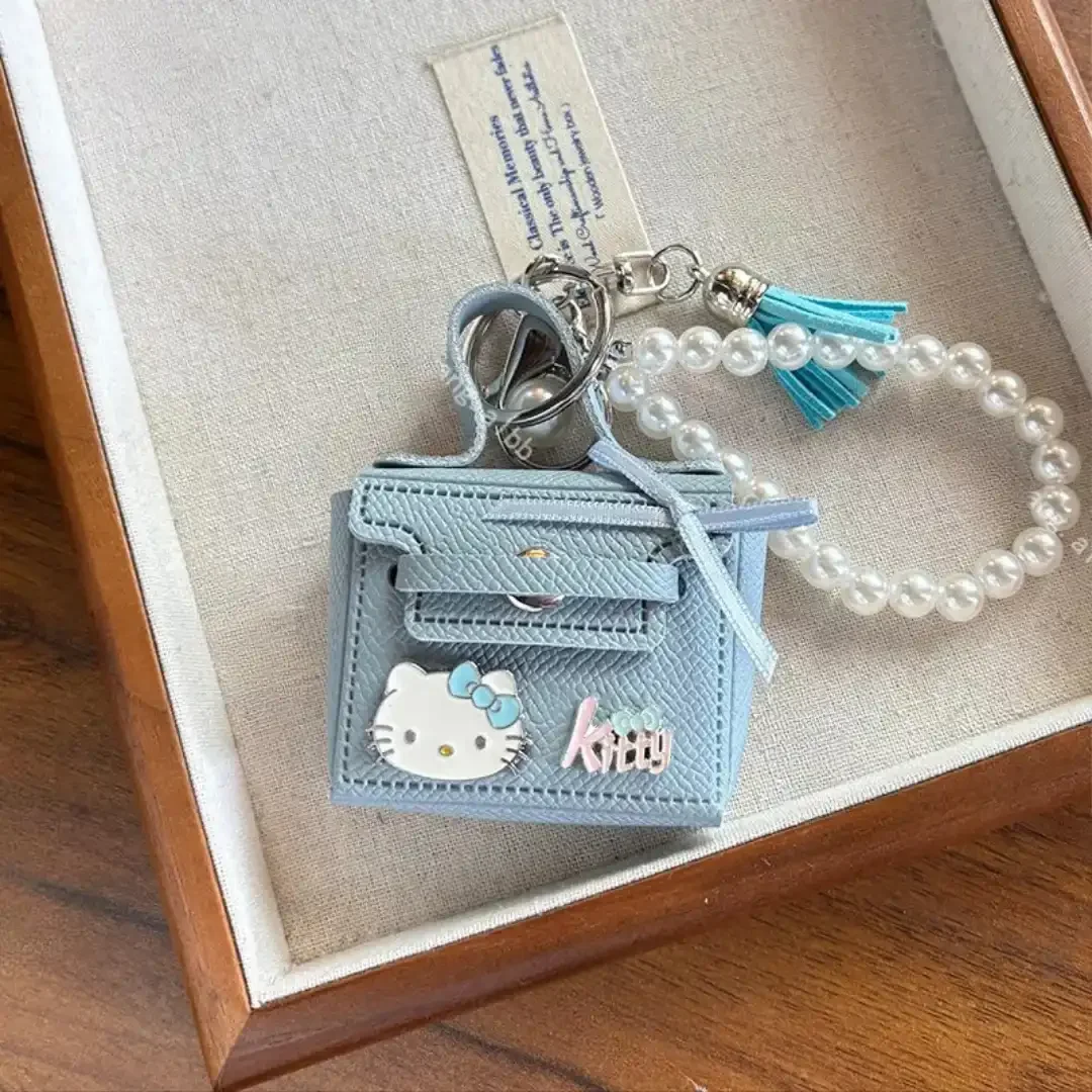 Hello KT Stylish Pearls Coin Purse - Image 4