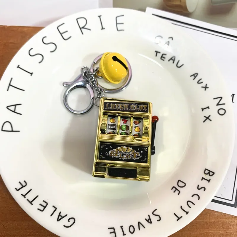 High-Roller Slot Machine Keychain - Image 2