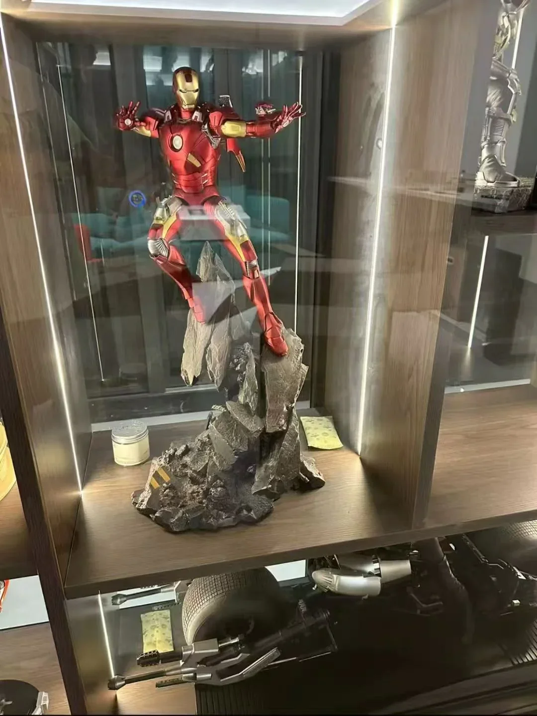 Iron Man MK7 Aerial Asault Statue (70 cm) - Image 5