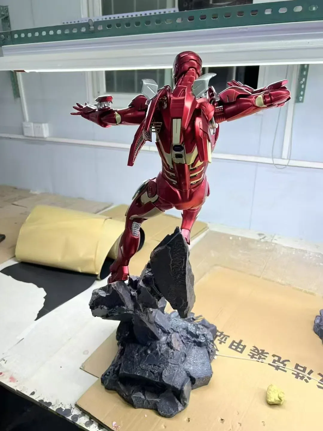 Iron Man MK7 Aerial Asault Statue (70 cm) - Image 8