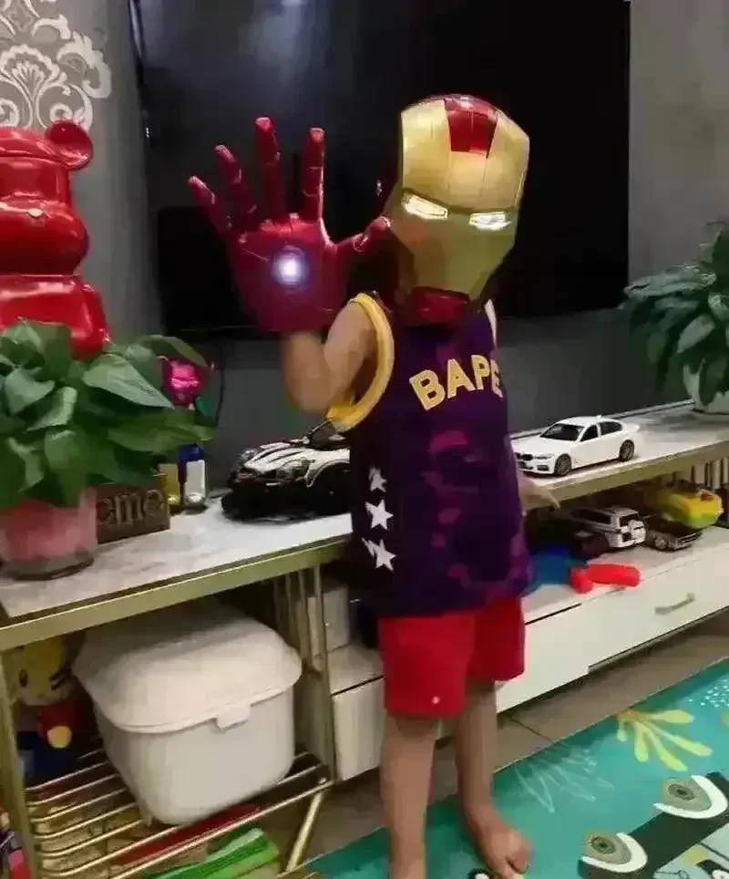 Iron Man LED Smart Helmet and Power Gloves - Image 4