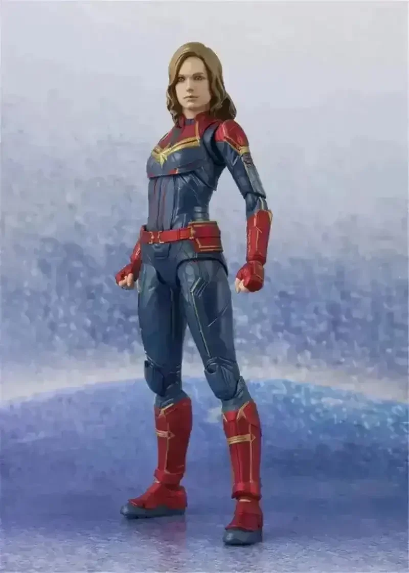 Legends Series Captain MRVL Action Figure (15 cm) - Image 3