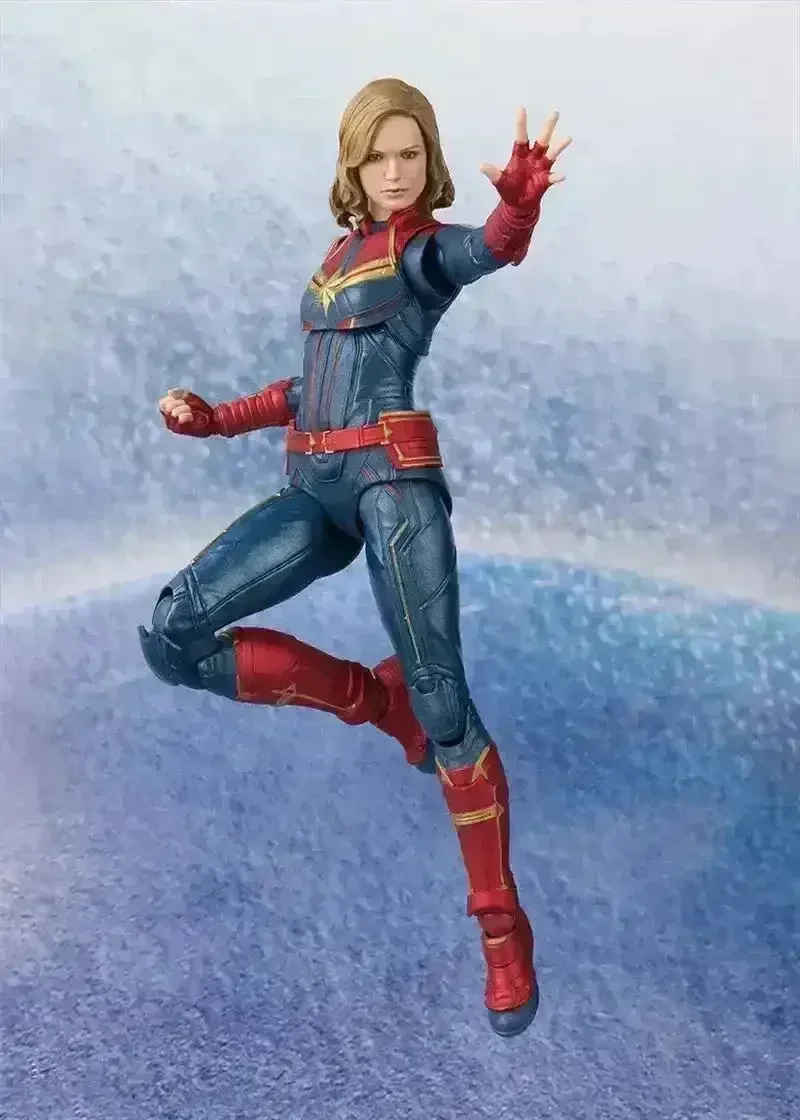 Legends Series Captain MRVL Action Figure (15 cm) - Image 4