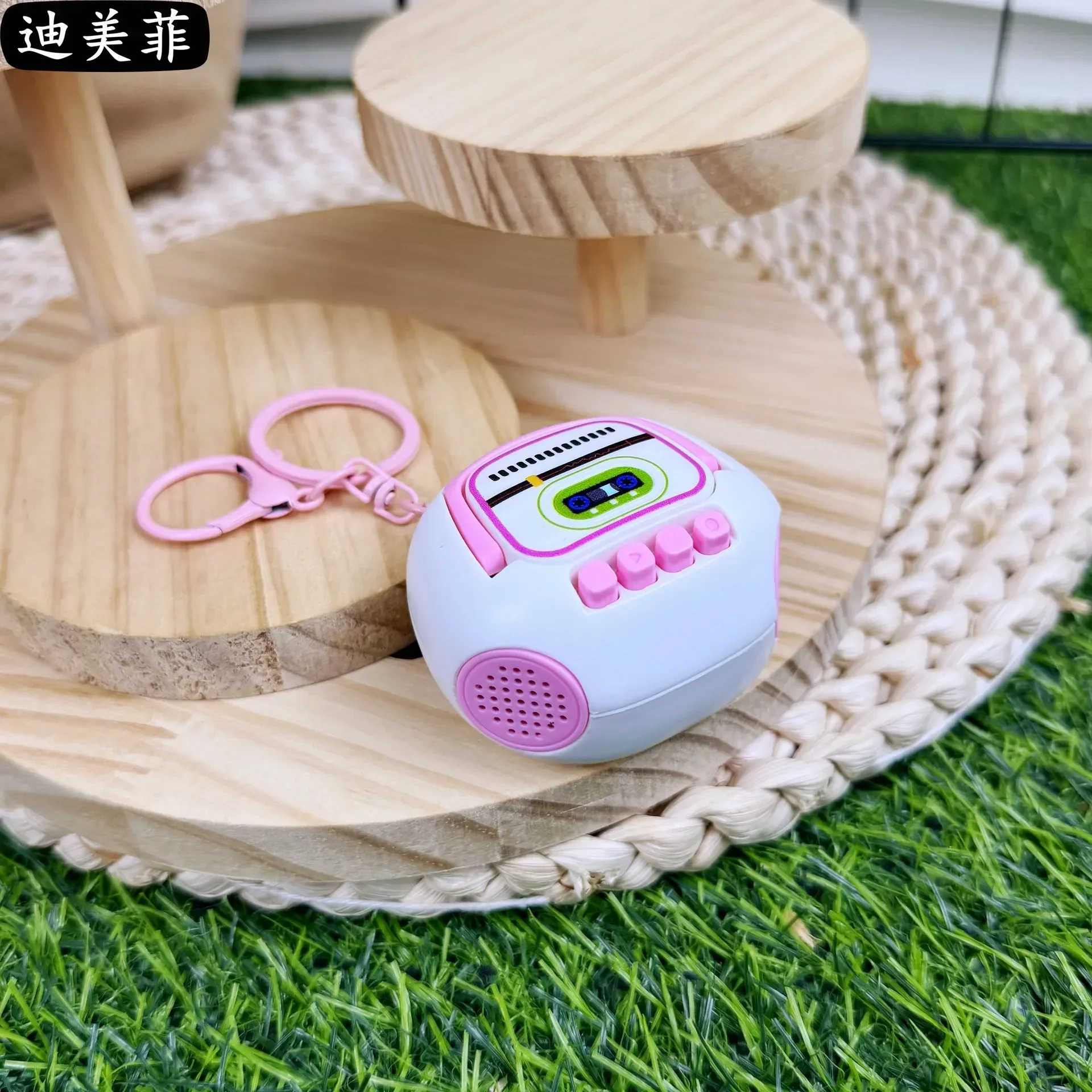 Lo-Fi Legend Retro Tape Recorder Keychain - Image 10