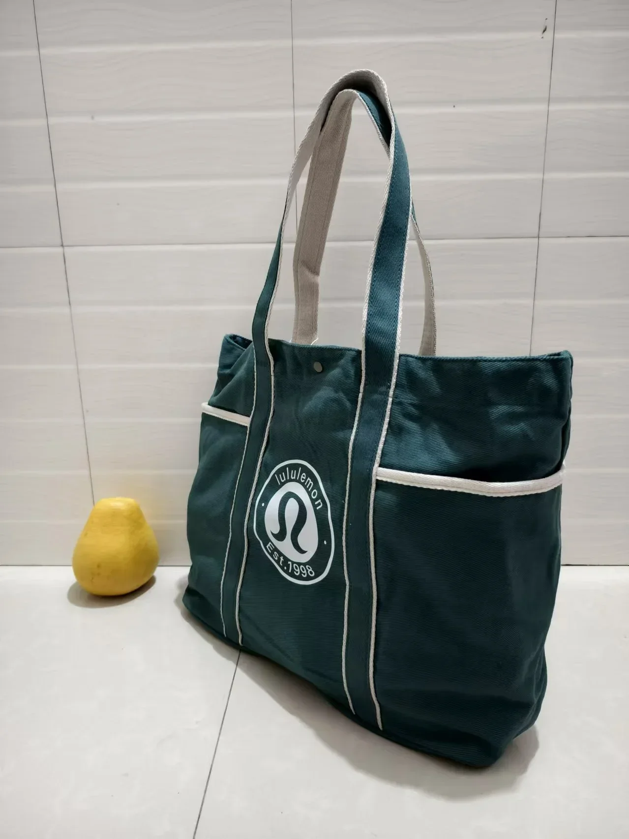 Lulu 20L Chic Canvas Tote Bag - Image 9