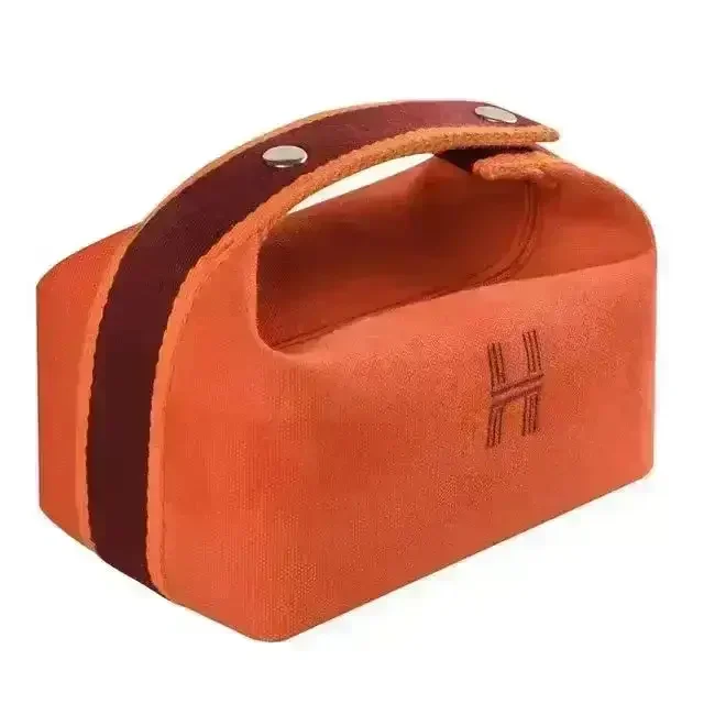 Luxe Minimal H Makeup Bag - Image 7