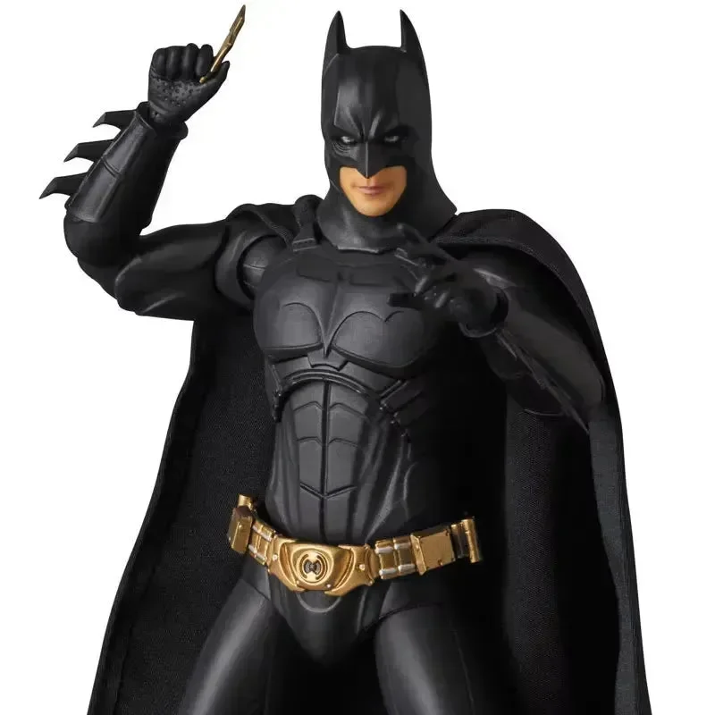 MAFEX No.049 Dark Knight Batman Action Figure - Image 3