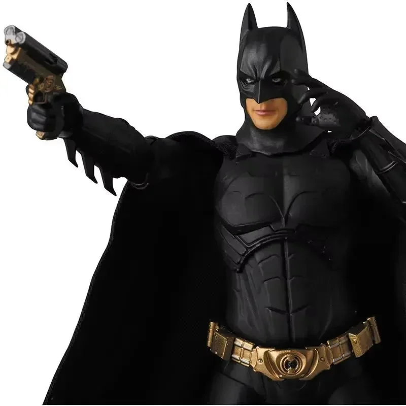 MAFEX No.049 Dark Knight Batman Action Figure - Image 4