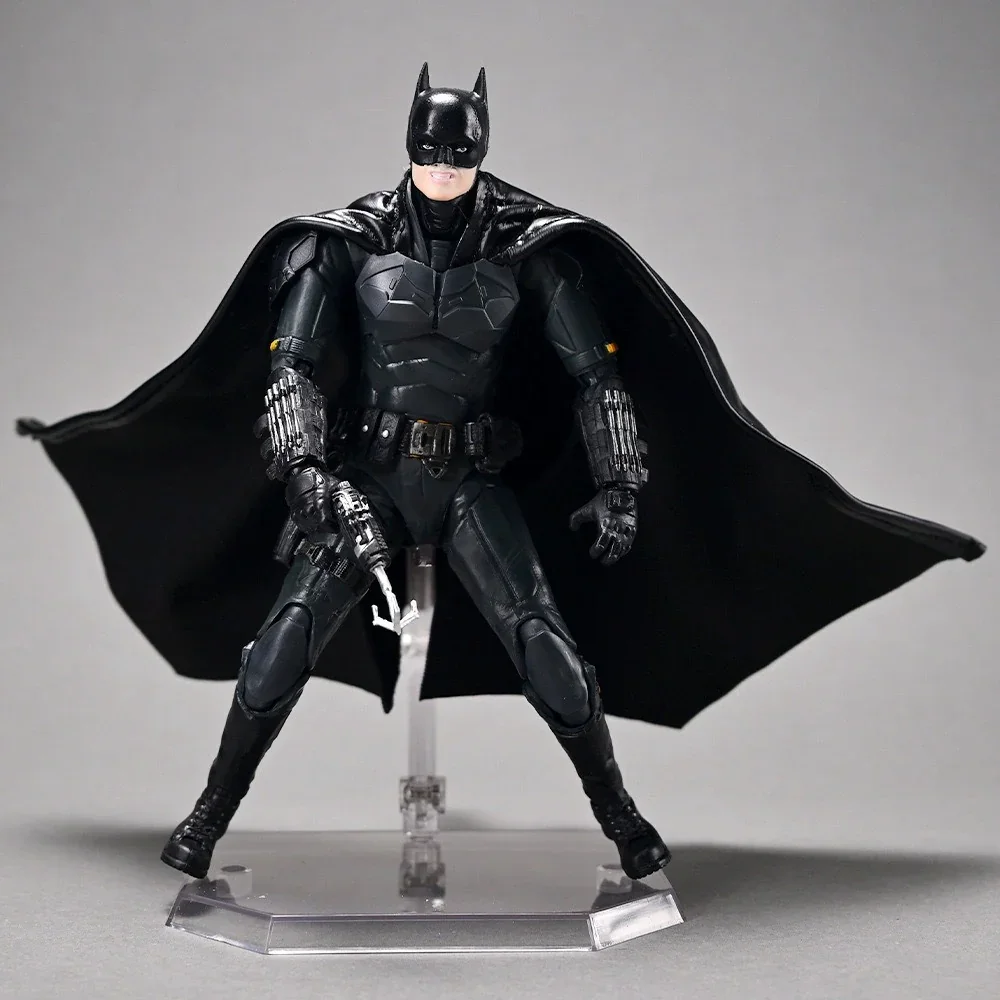 MAFX No. 188 Batman Figure (15 cm) - Image 3