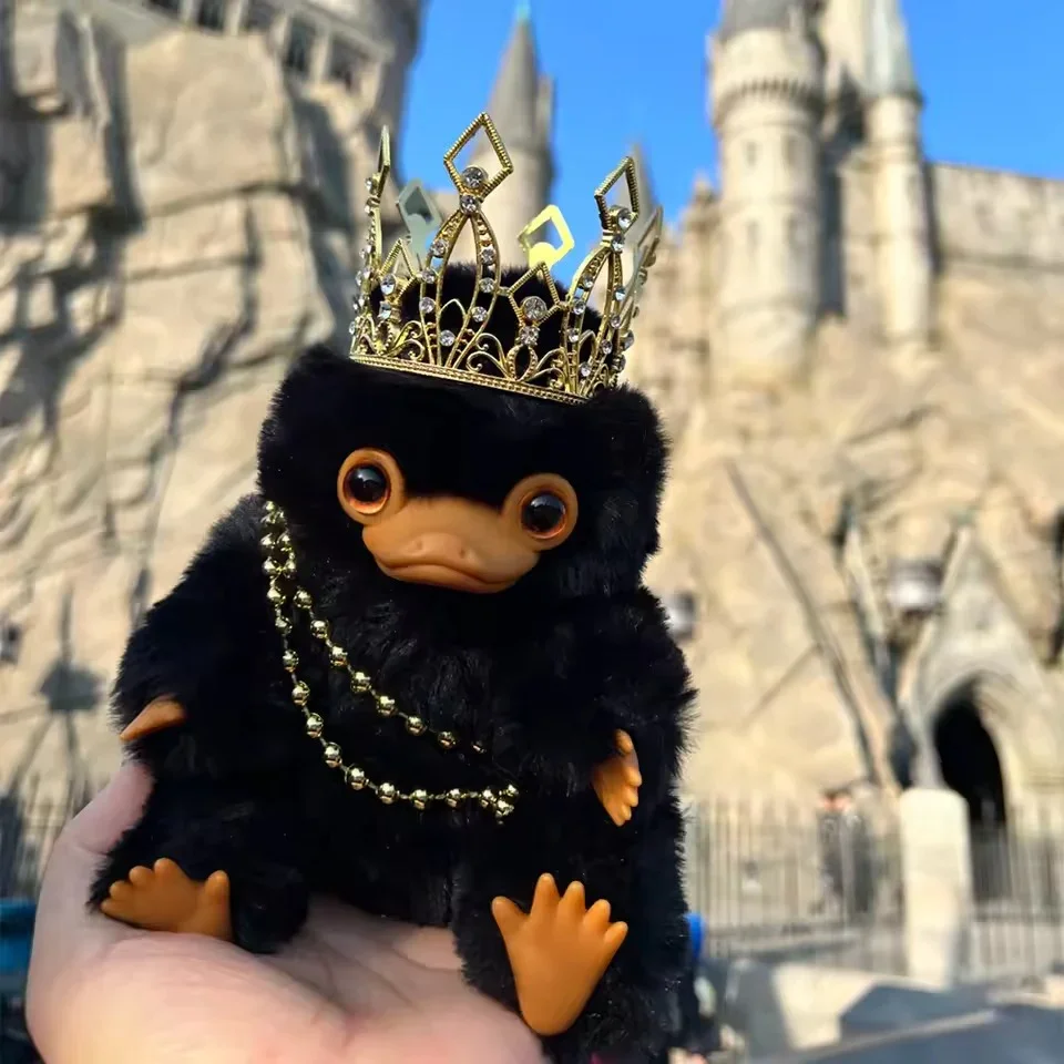 Magic Beast Niffler Jeweled Plush (19 cm) - Image 3