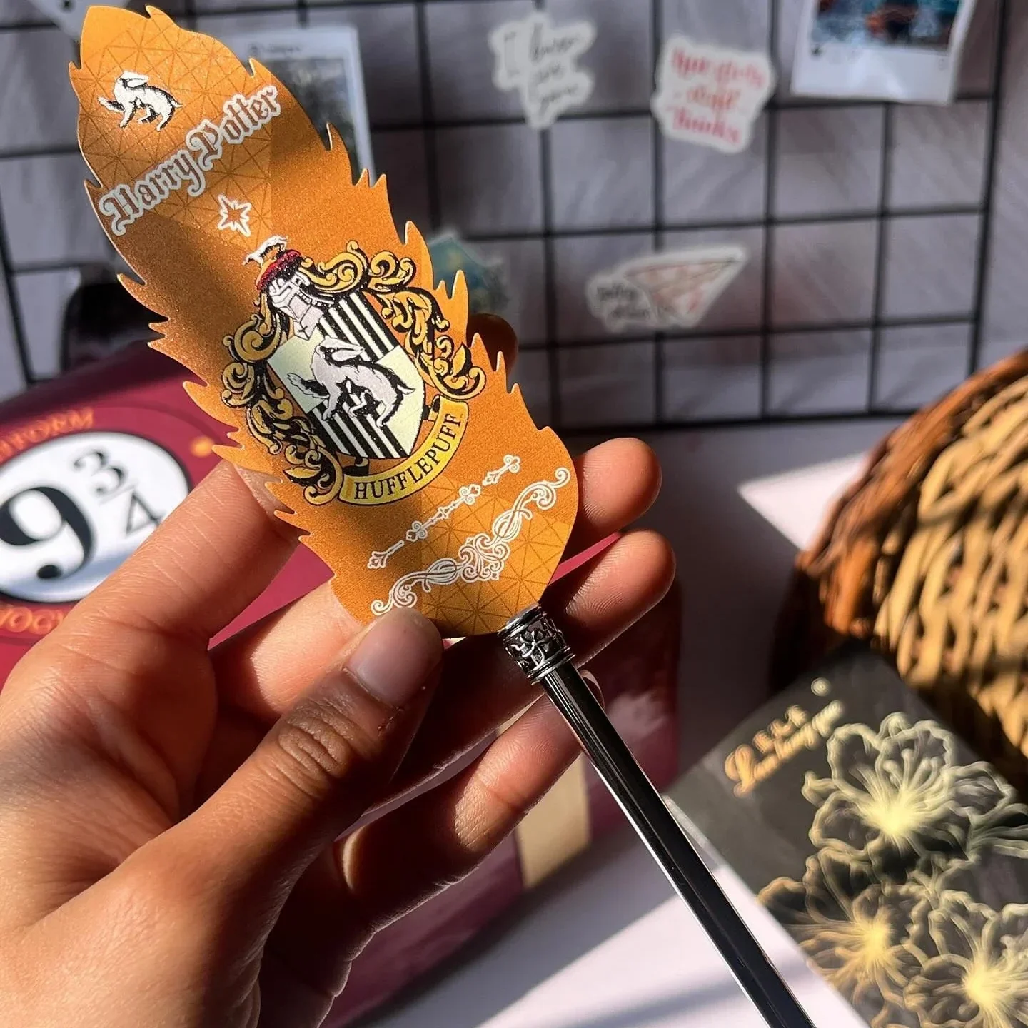 Magical School Premium Feather Pen - Image 10