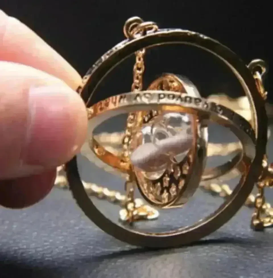 Magical Time Turner Necklace - Image 5