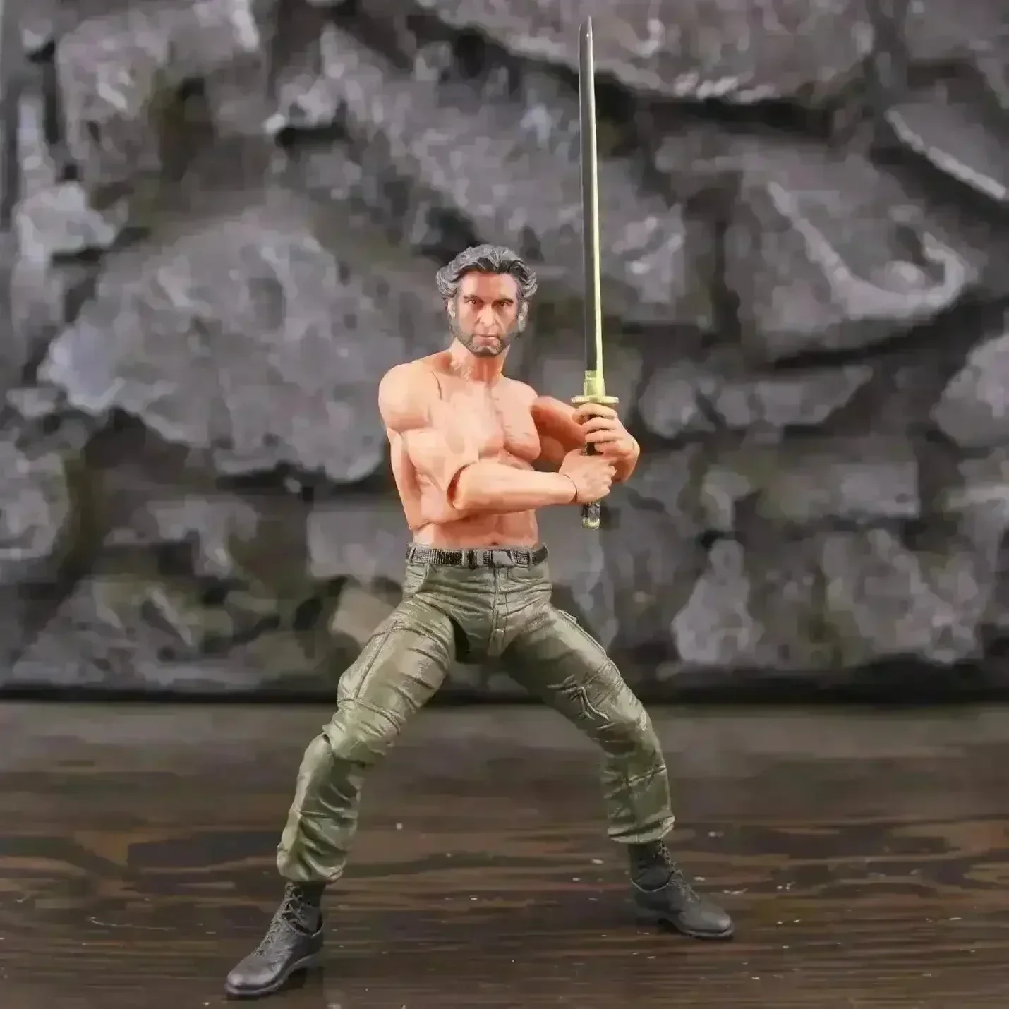 MRVL Wolverine Logan Action Figure (18 cm) - Image 7