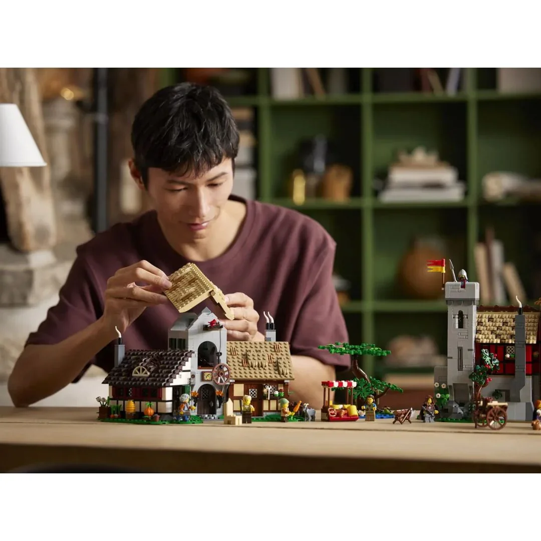 Medieval Town Square Building Blocks (3304 Pcs) - Image 10