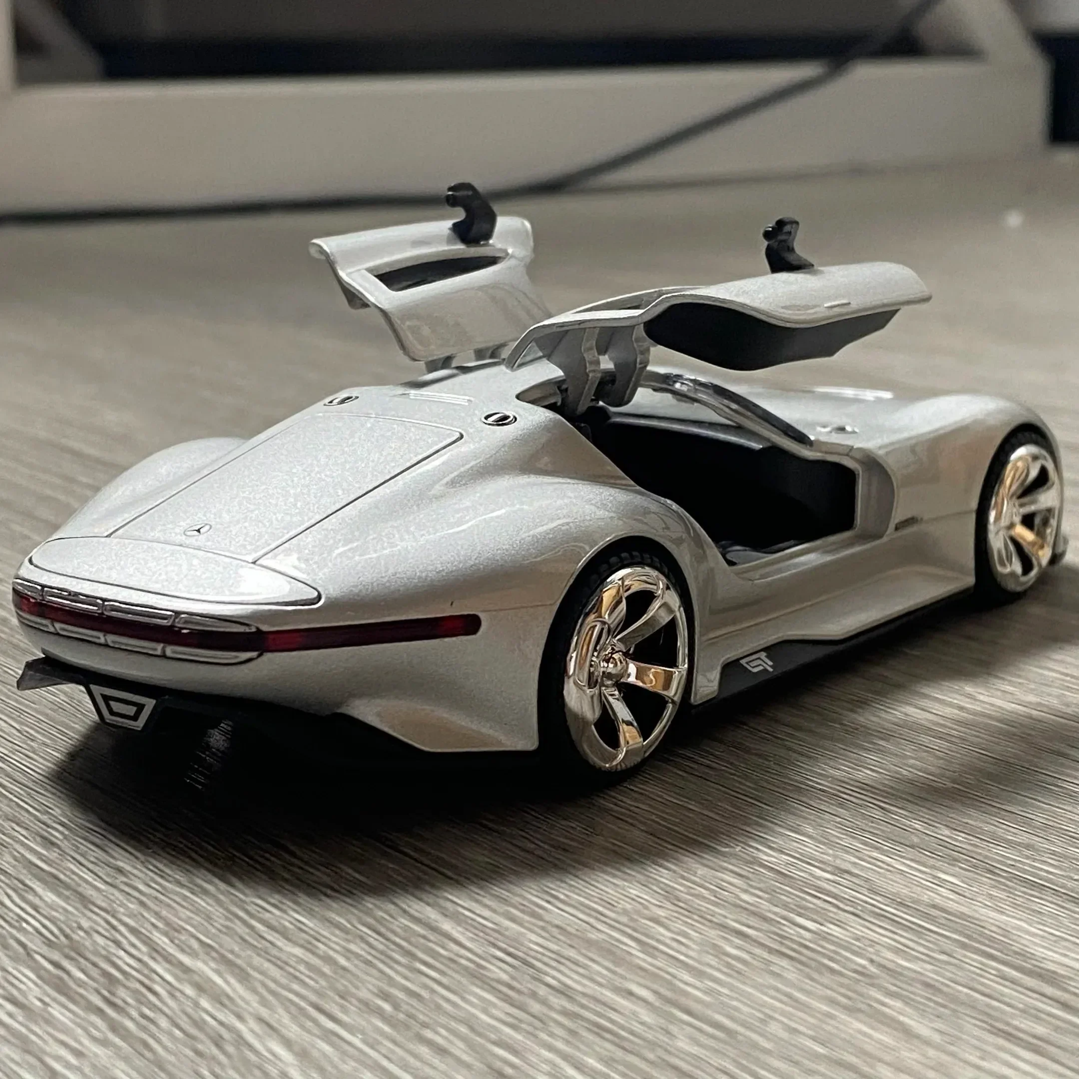 Merc AMG Vision GT 1:32 Scale Die-Cast Supercar - Image 3
