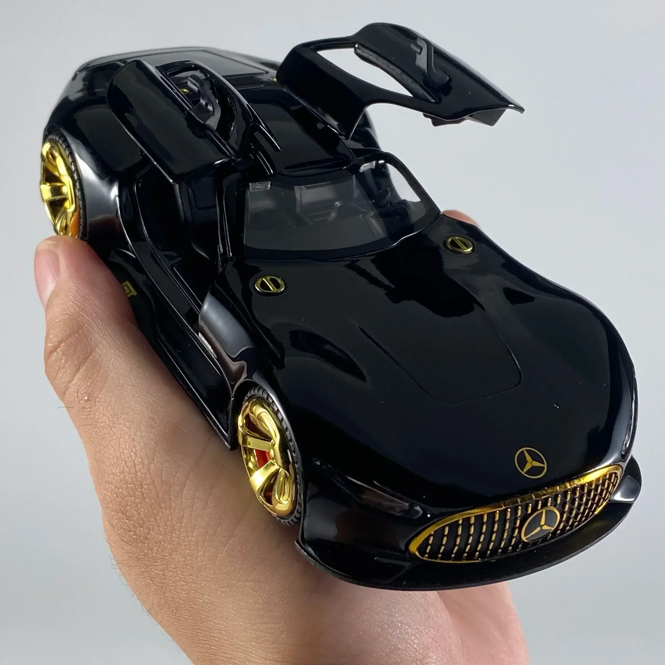 Merc AMG Vision GT 1:32 Scale Die-Cast Supercar - Image 4