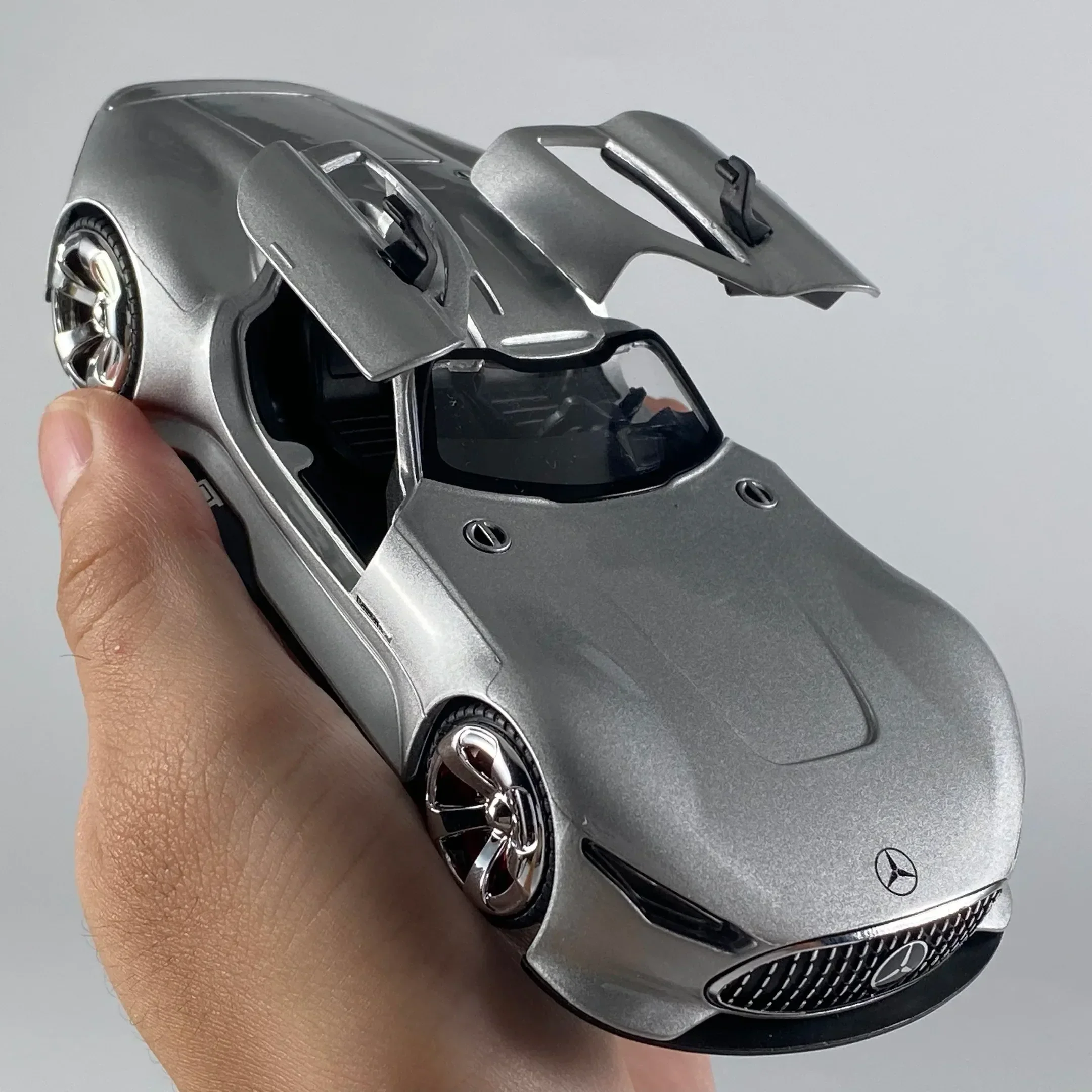 Merc AMG Vision GT 1:32 Scale Die-Cast Supercar - Image 5
