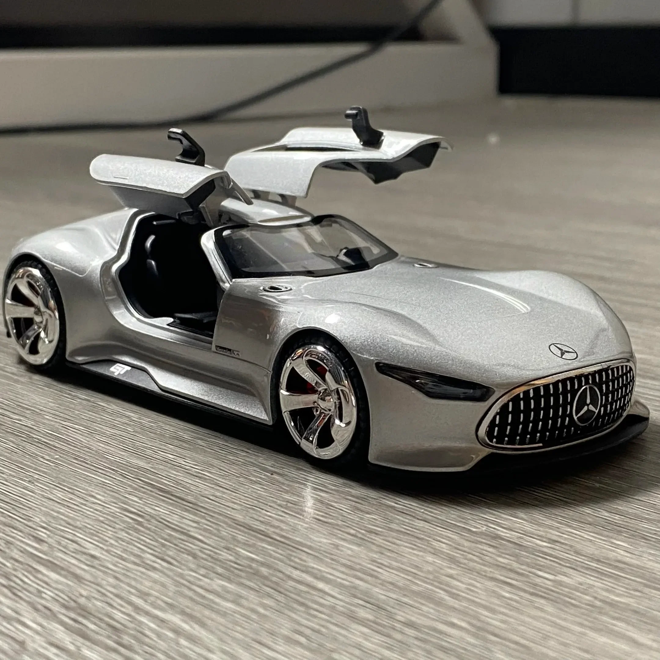 Merc AMG Vision GT 1:32 Scale Die-Cast Supercar - Image 8