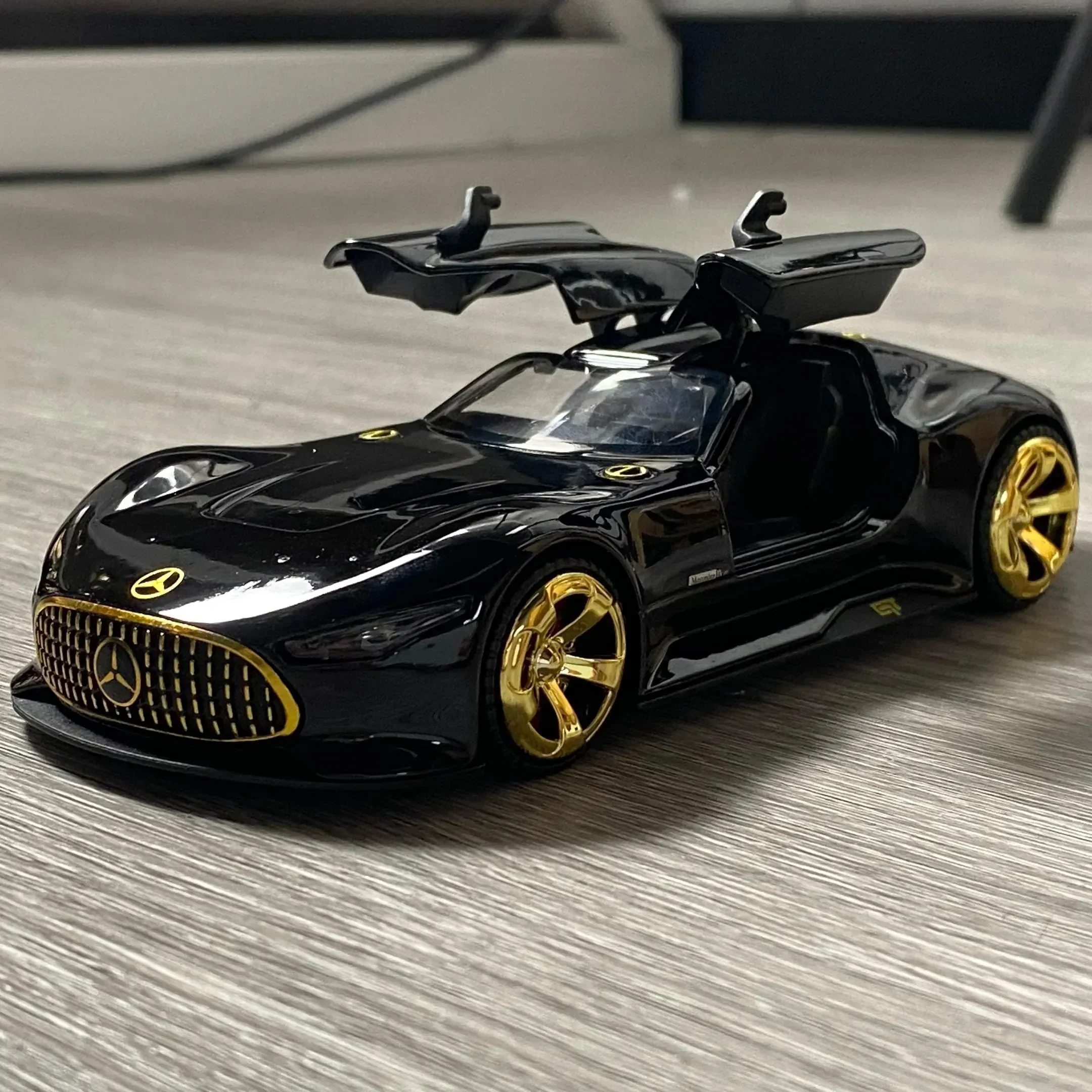 Merc AMG Vision GT 1:32 Scale Die-Cast Supercar - Image 9