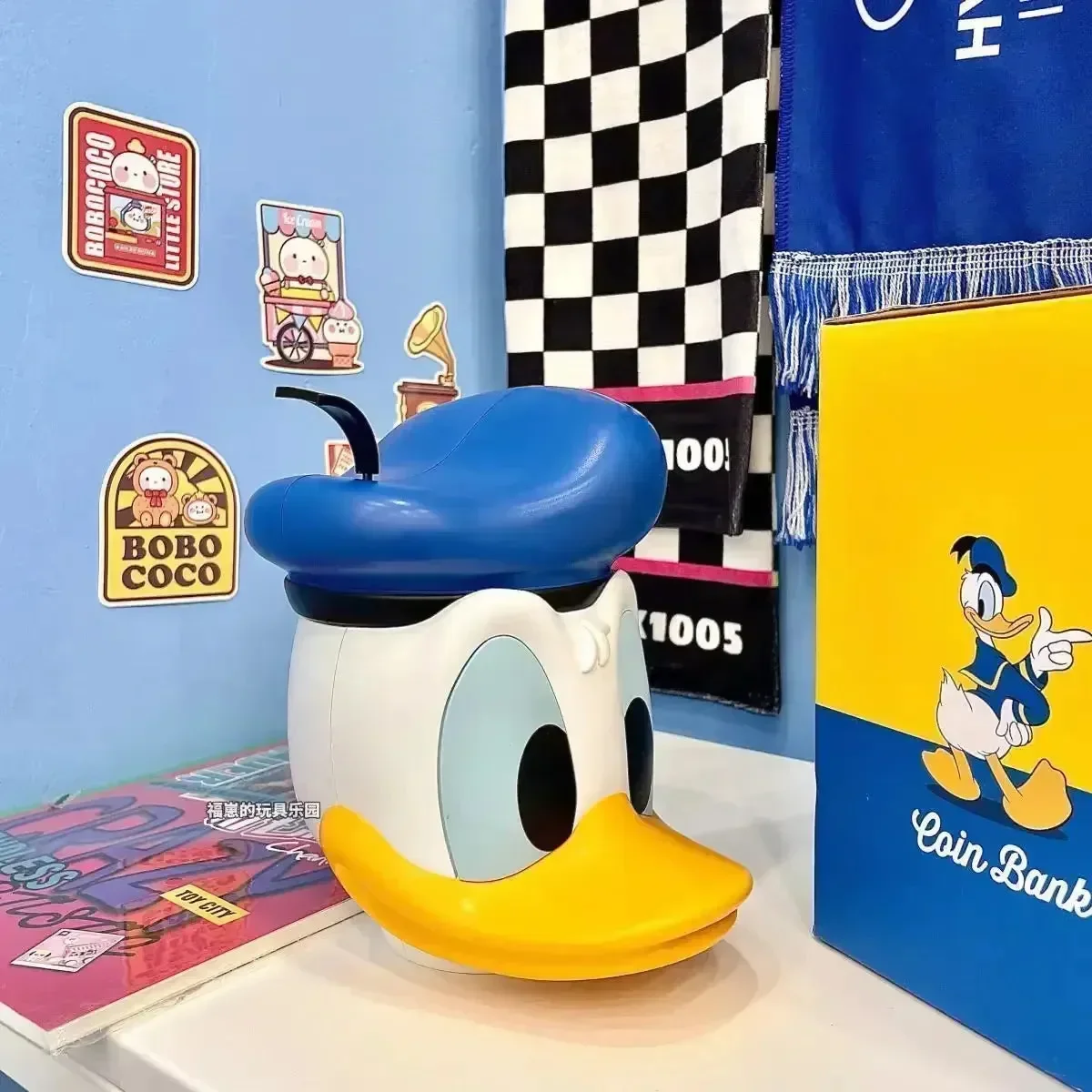 Mickey & Donald Friends Piggy Bank - Image 9