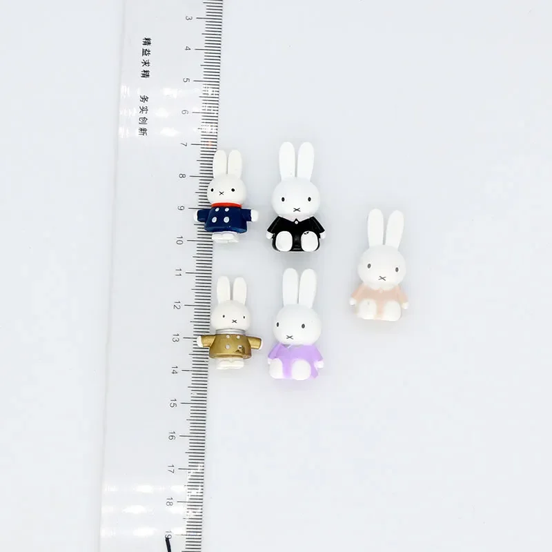 Miffy Mini Moments Mystery Figurines - Image 10