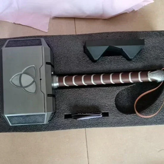 Movie Replica Light & Sound Mjolnir Hammer - Image 3