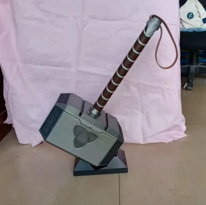 Movie Replica Light & Sound Mjolnir Hammer - Image 4