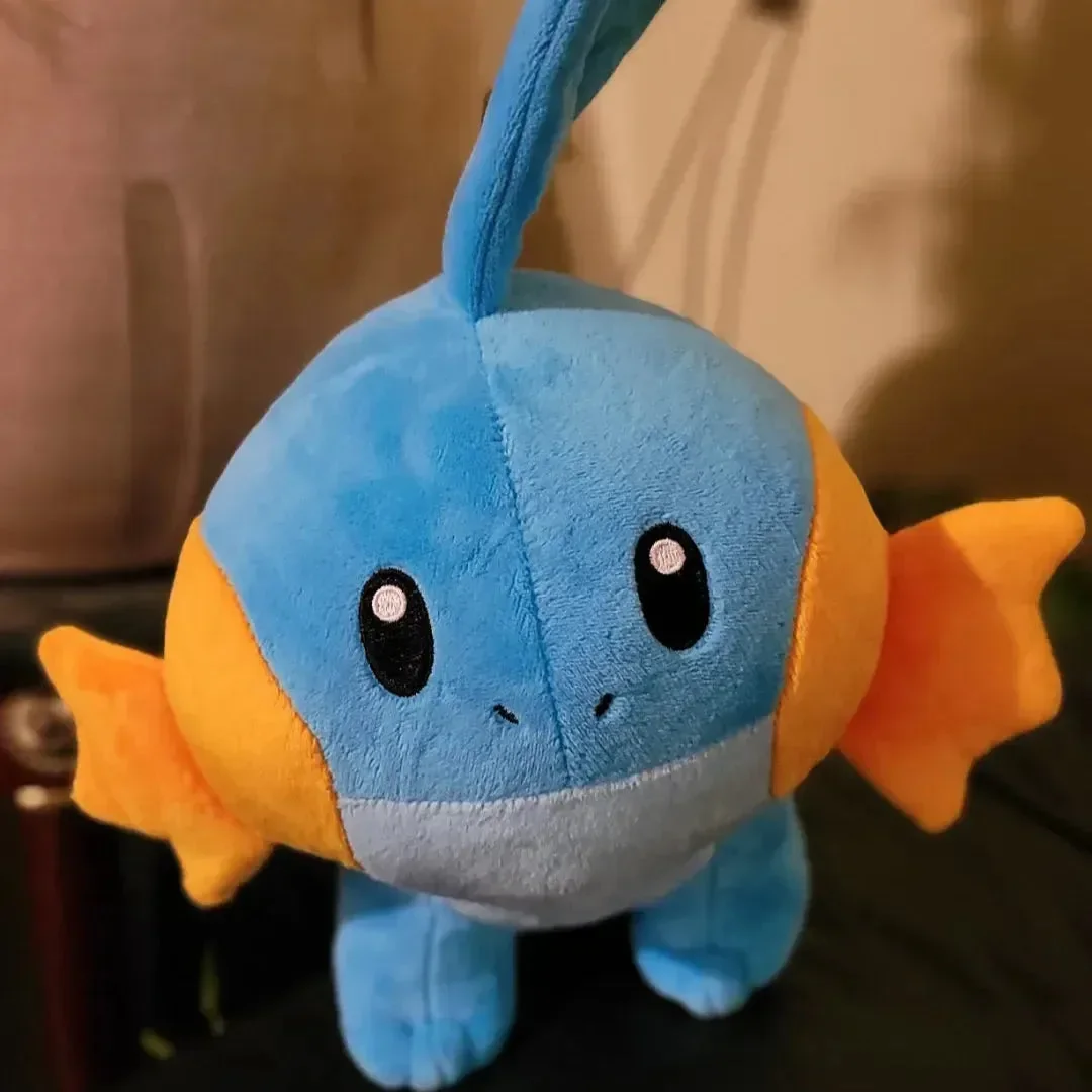 Mudkip Watery Embrace Plushie (30 cm) - Image 2