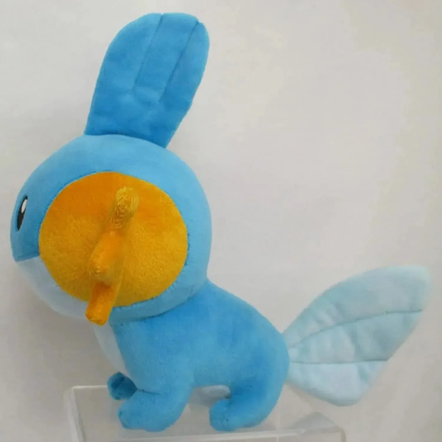 Mudkip Watery Embrace Plushie (30 cm) - Image 3