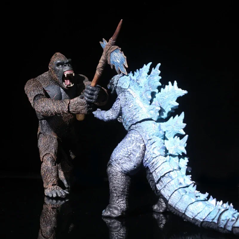 NECA King Kong with Axe Figure (20 cm) - Image 2