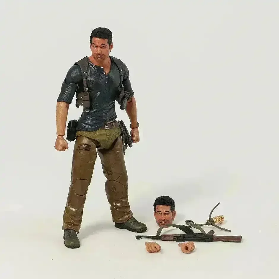 NECA Nathan Drake Uncharted 4 Action Figure (17 cm) - Image 2