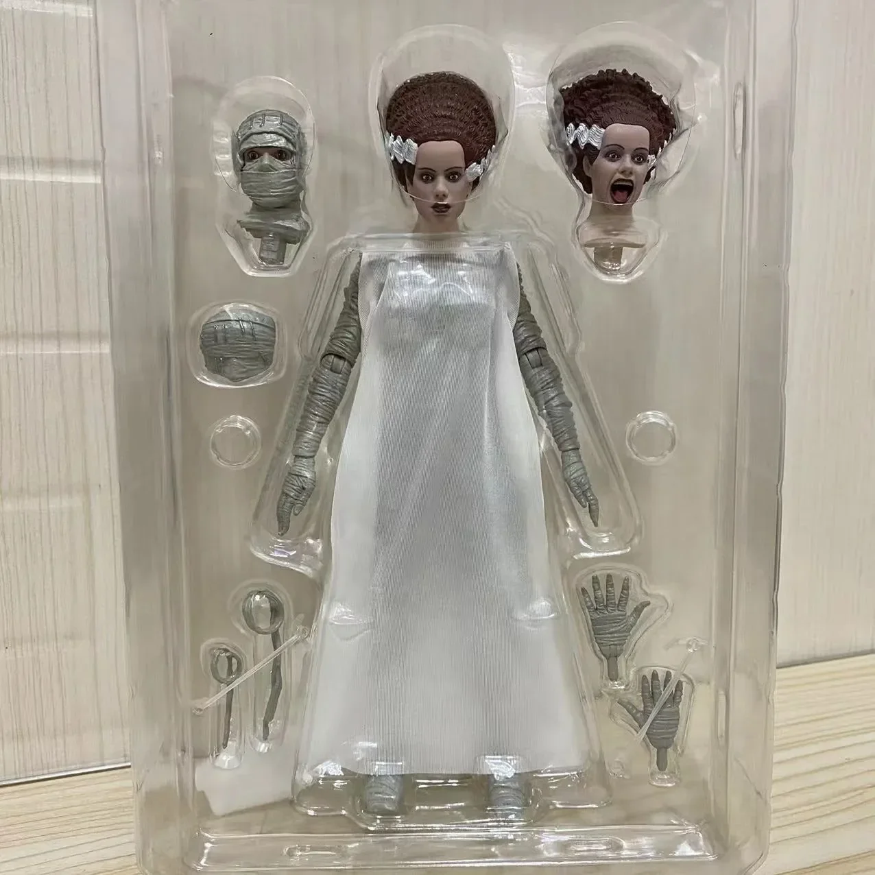 NEKA Bride of Frankenstein Figurine (18 cm) - Image 5