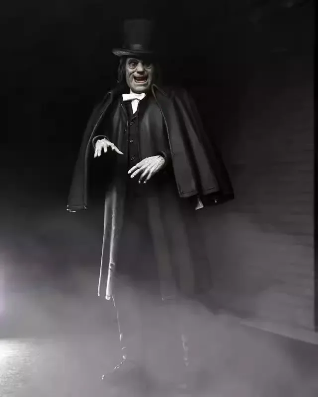 NEKA London After Midnight Burke Figurine (18 cm) - Image 4