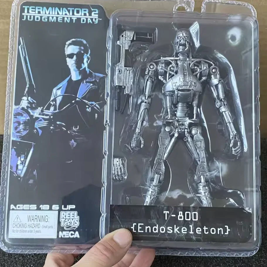 NECA Terminator T800 Endoskeleton Figurine (18 cm) - Image 3