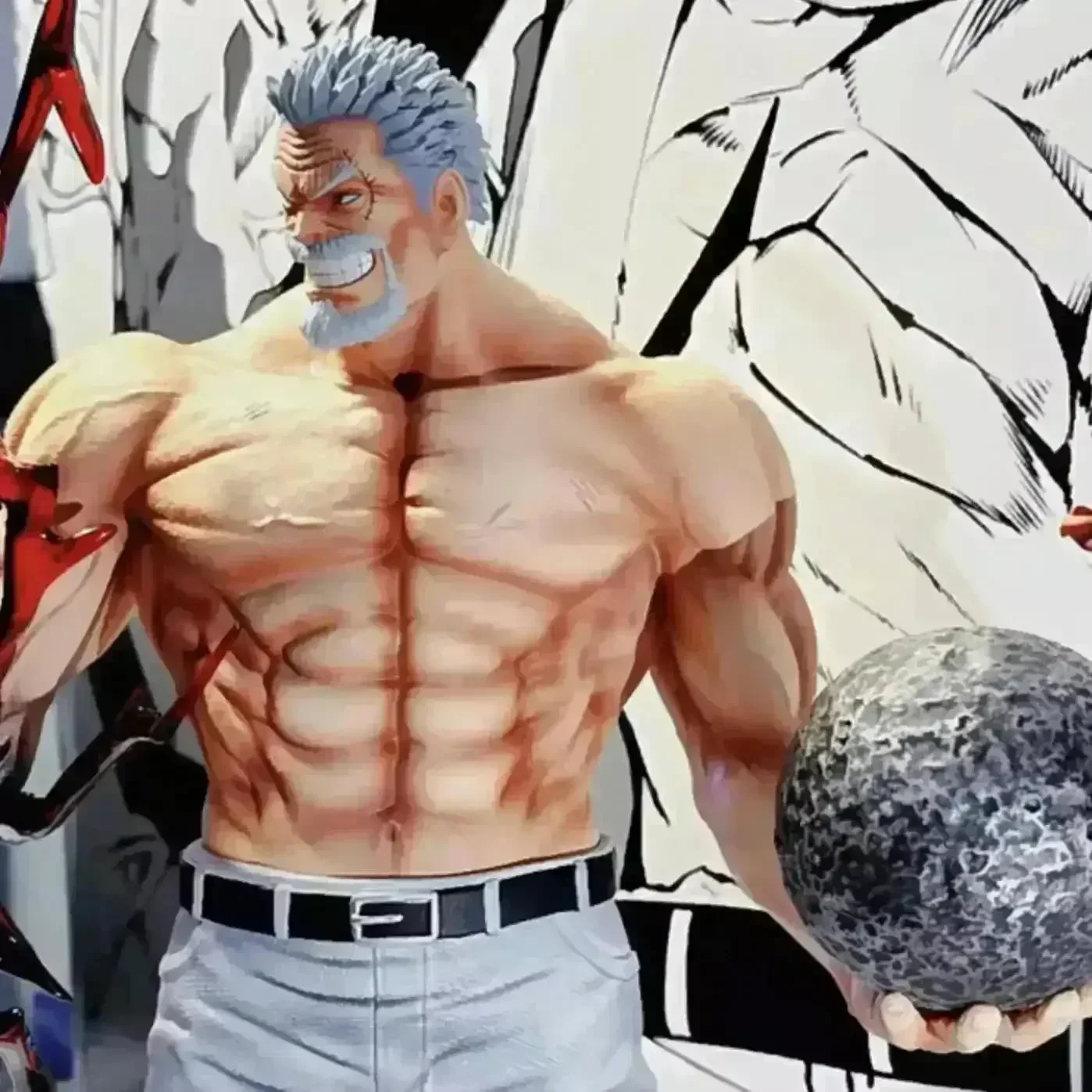 One Piece Luffy and Grandpa Garp Action Figure Set (26.5 cm) - Image 4