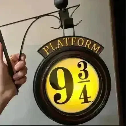 Platform 9 3/4 RC Night Light - Image 8