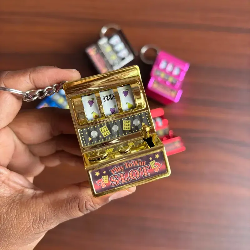 Play to Win Slot Machine Keychain - Image 3