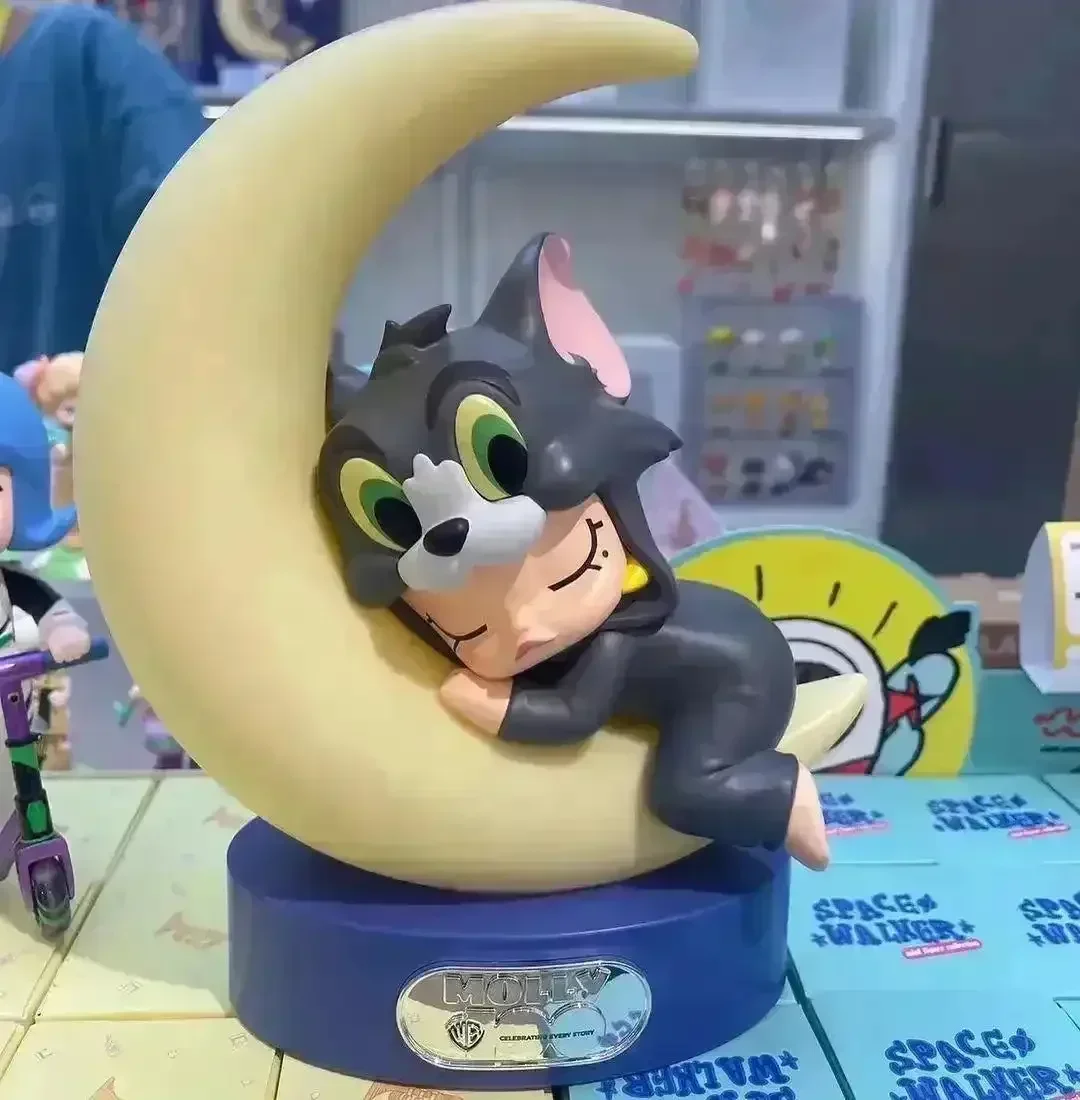 Pop Mart x Tom x Molly Collectible Night Lamp - Image 4