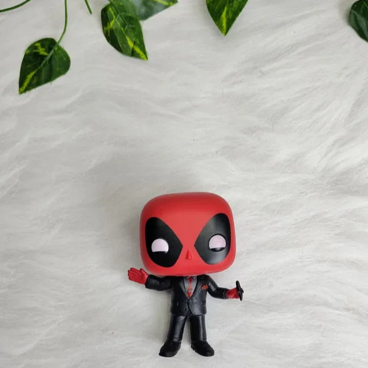 POP Style Deadpool vs Wolverine Figurines - Image 11