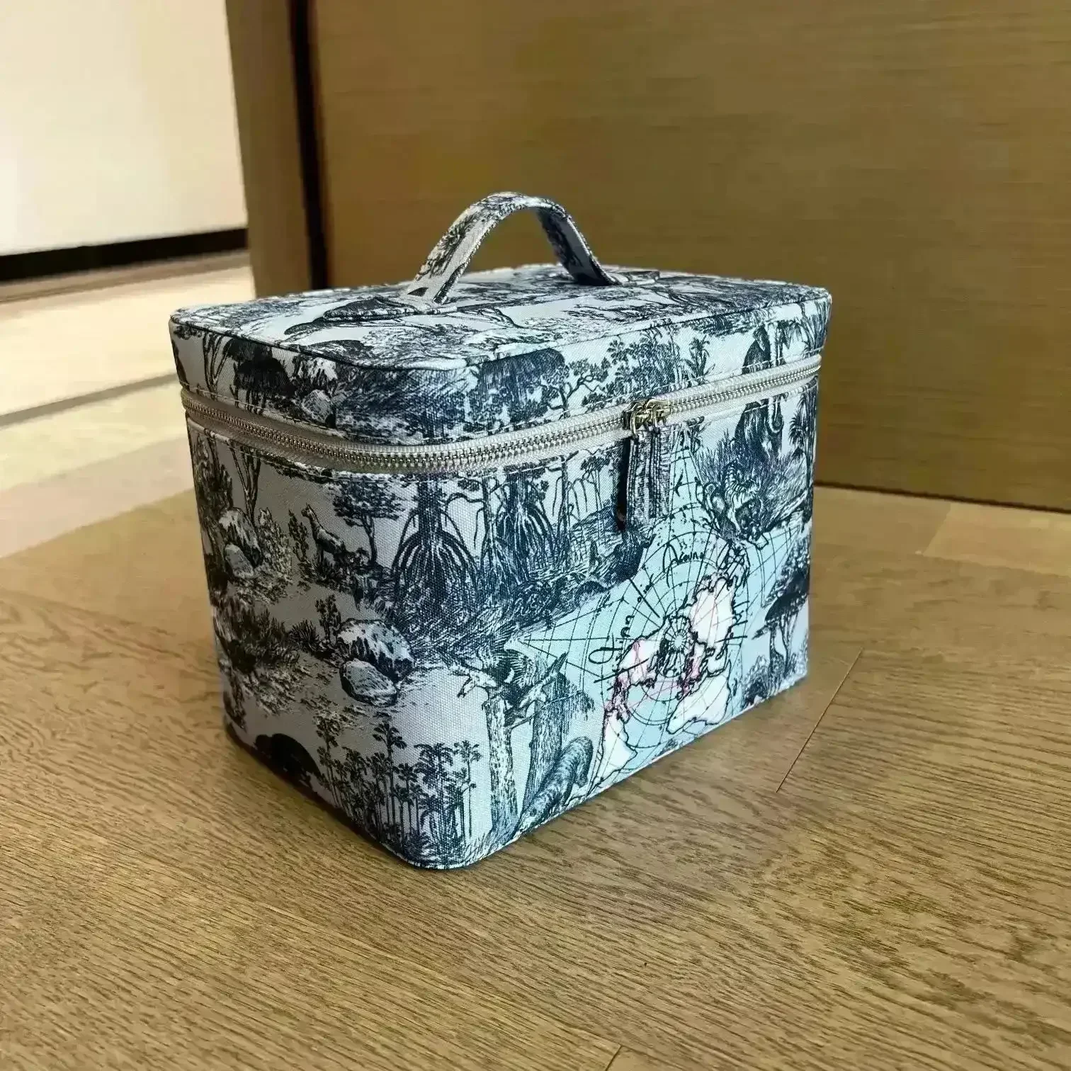 Premium D Luxe Designer Makeup Bag - Image 5
