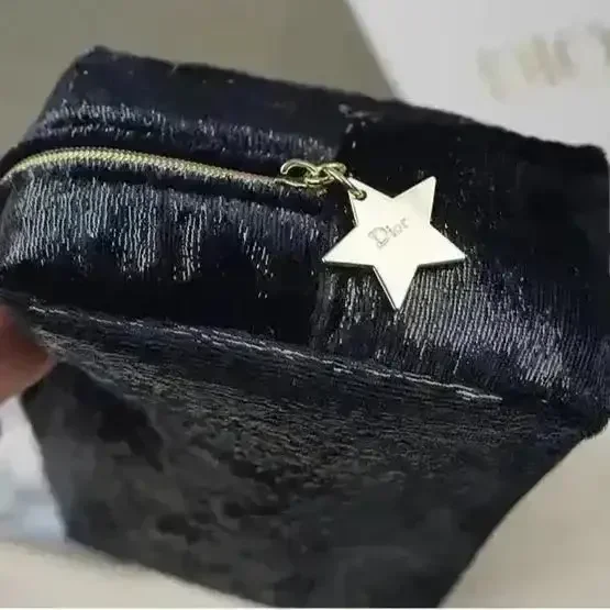 Premium D Luxe Velvet Makeup Bag - Image 4