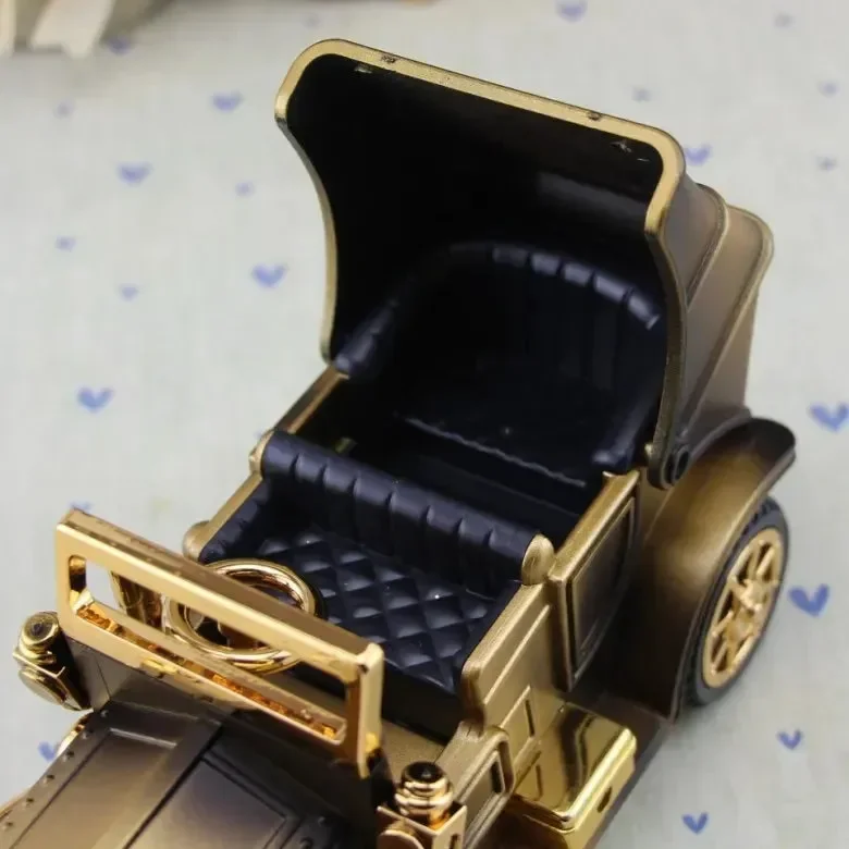 Retro Dynamic Classic Car Music Box - Image 6