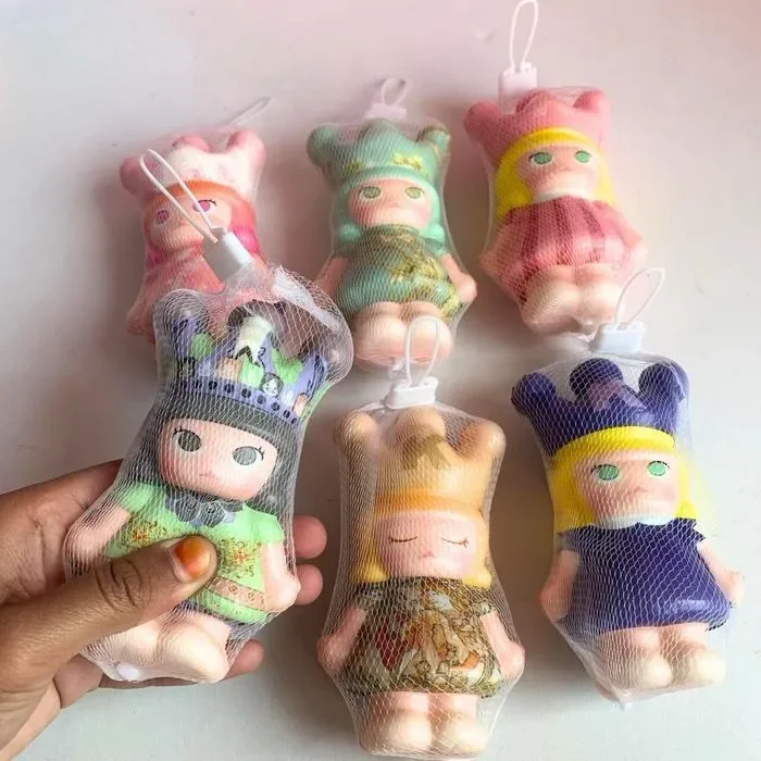 Royal Molly Squishy Toy Blind Bag - Image 2
