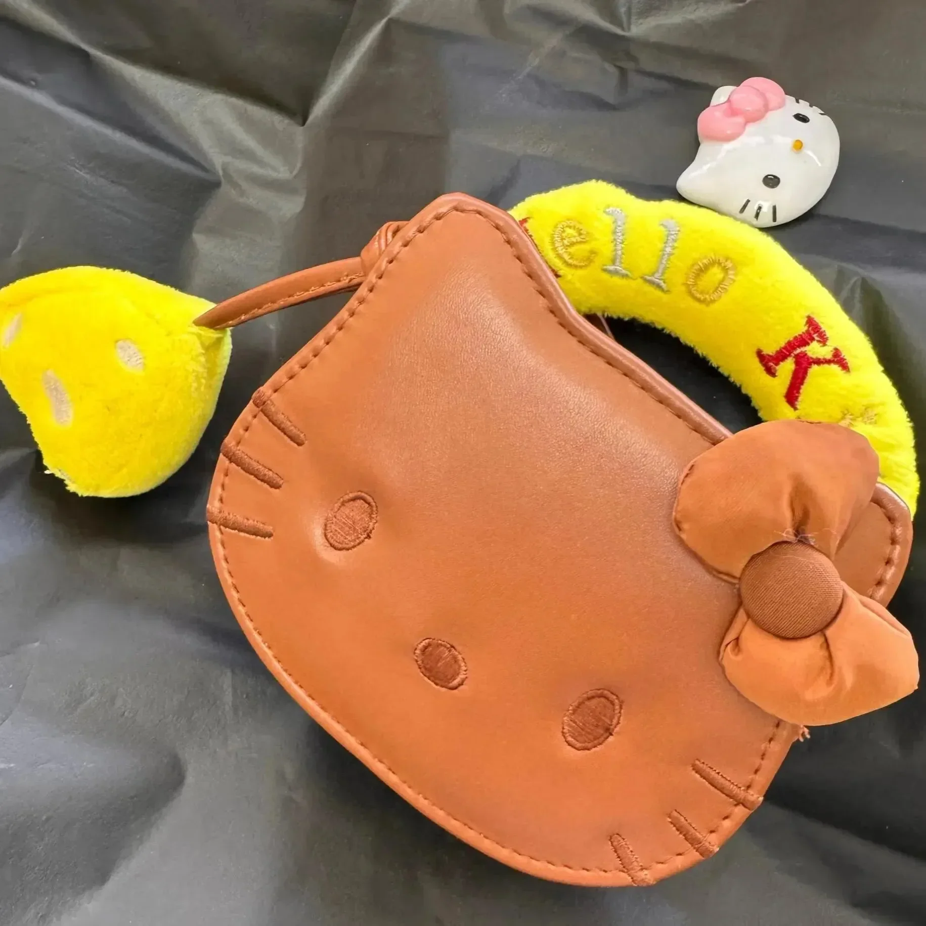 Sanliou Hello Kitty Messenger Bag - Image 16