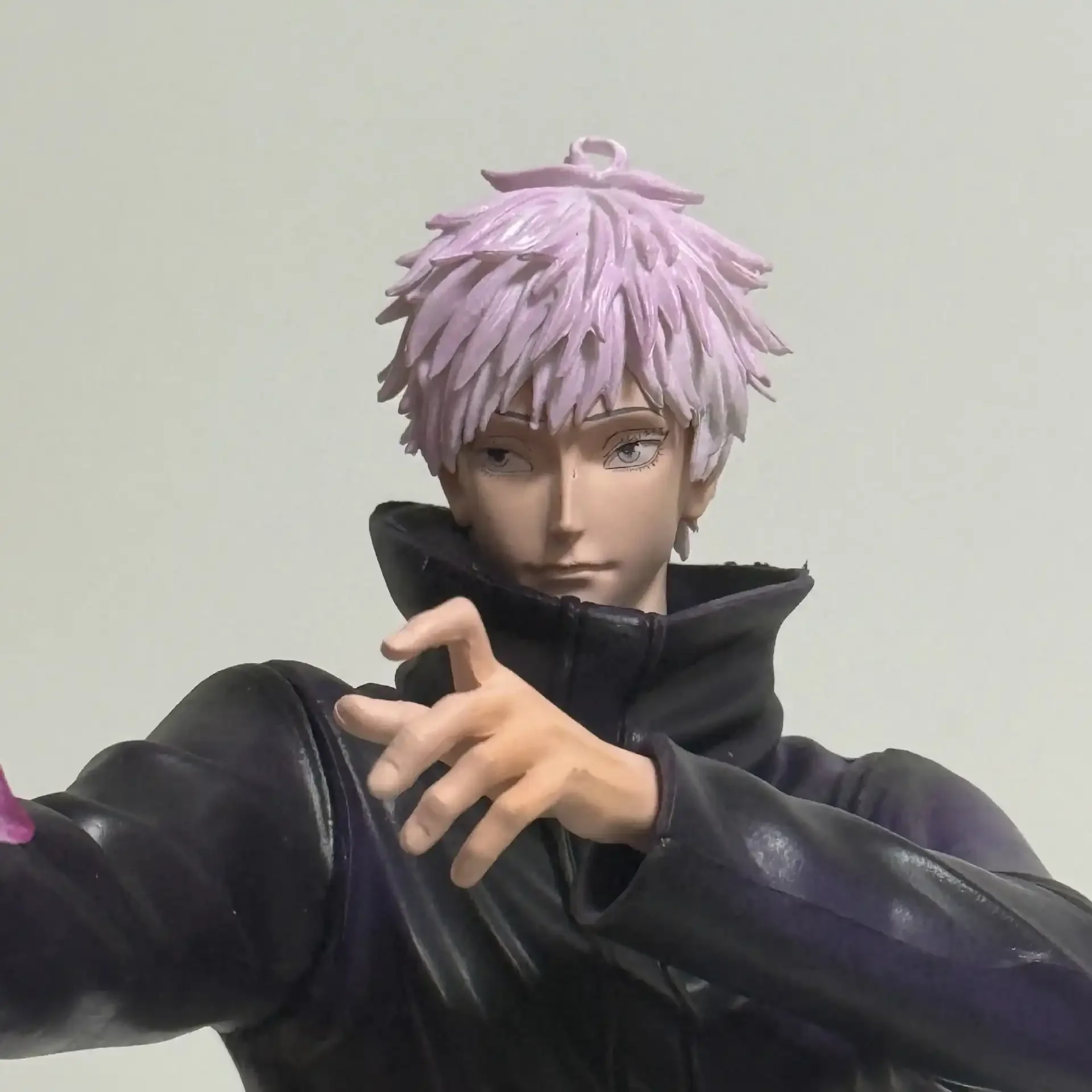 Sorcerer Gojo Figurine (31 cm) - Image 3