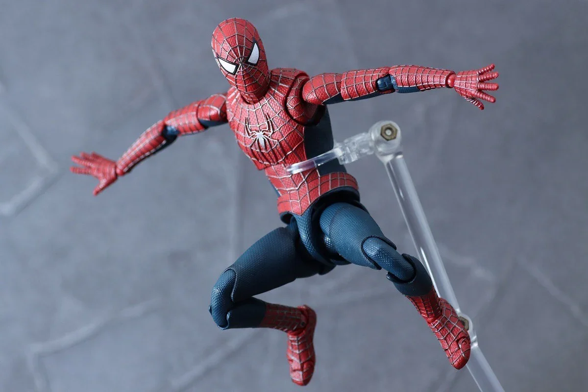 Spiderman Friendly Neighbourhood Version Figure (15 cm) - Image 7