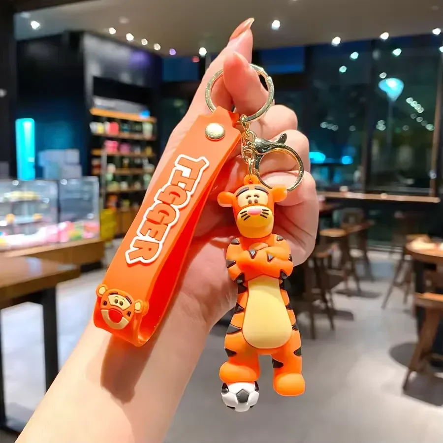 Sporty Playful Tigger Keychain - Image 6