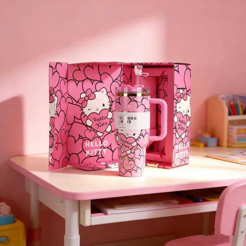 Stanley Hello Kitty Sweet Hearts Tumbler (40 oz) - Image 6