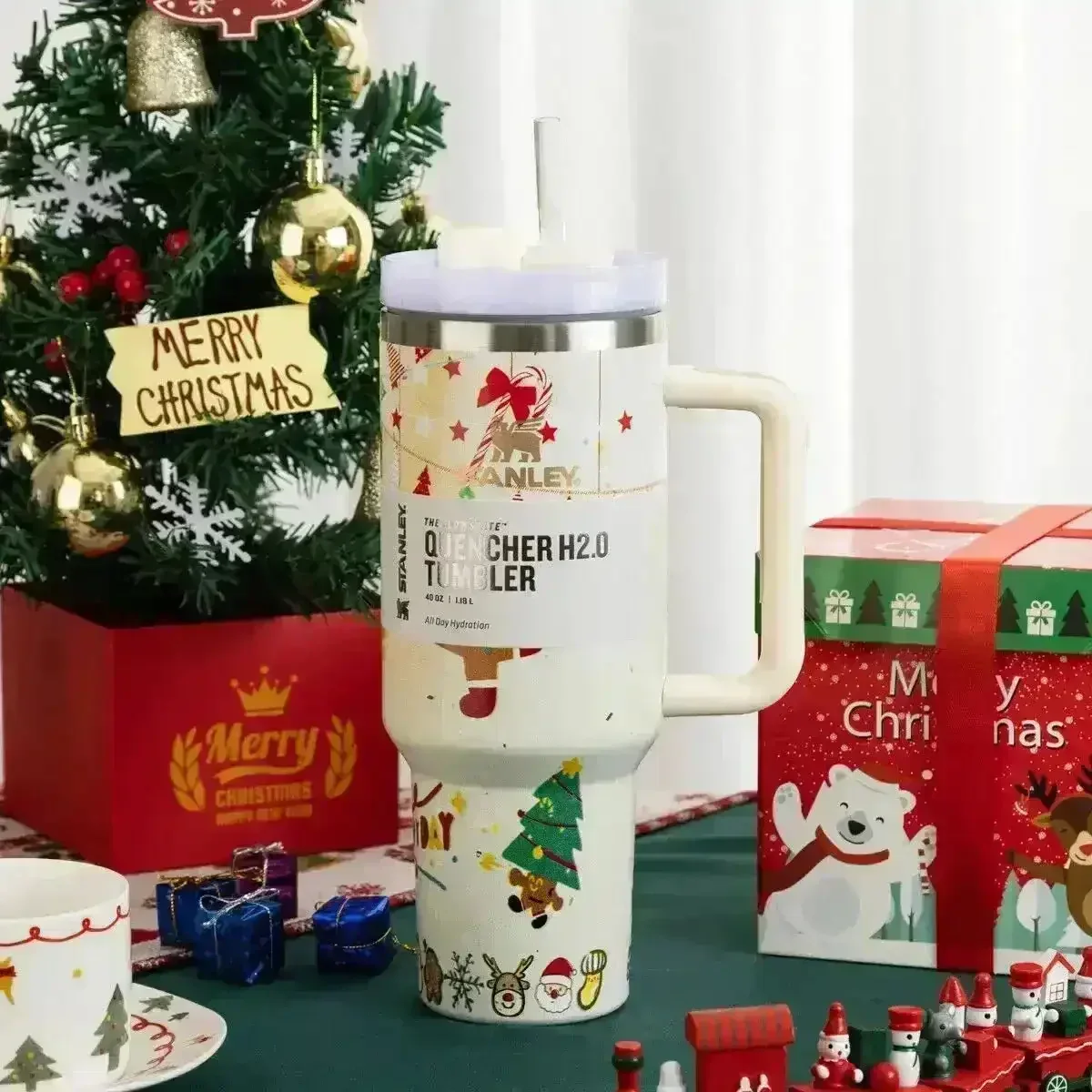 Stanley Quencher H2.0 Festive Edition Insulated Tumbler (40 oz) - Image 4